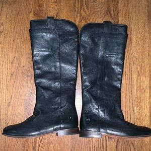 Frye pull on riding boots.